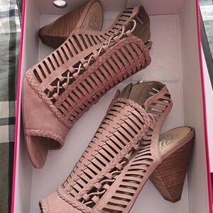 Vince Camuto Charcoal Gift Box